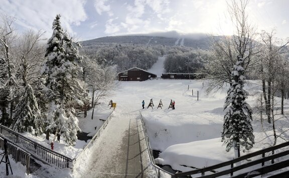 22 Top-Rated Best Ski Resorts & Lodging In New Hampshire: Plan Your Ski Trip